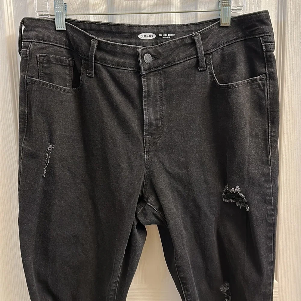 Old Navy skinny Mid-Rise jeans - Picture 2 of 6
